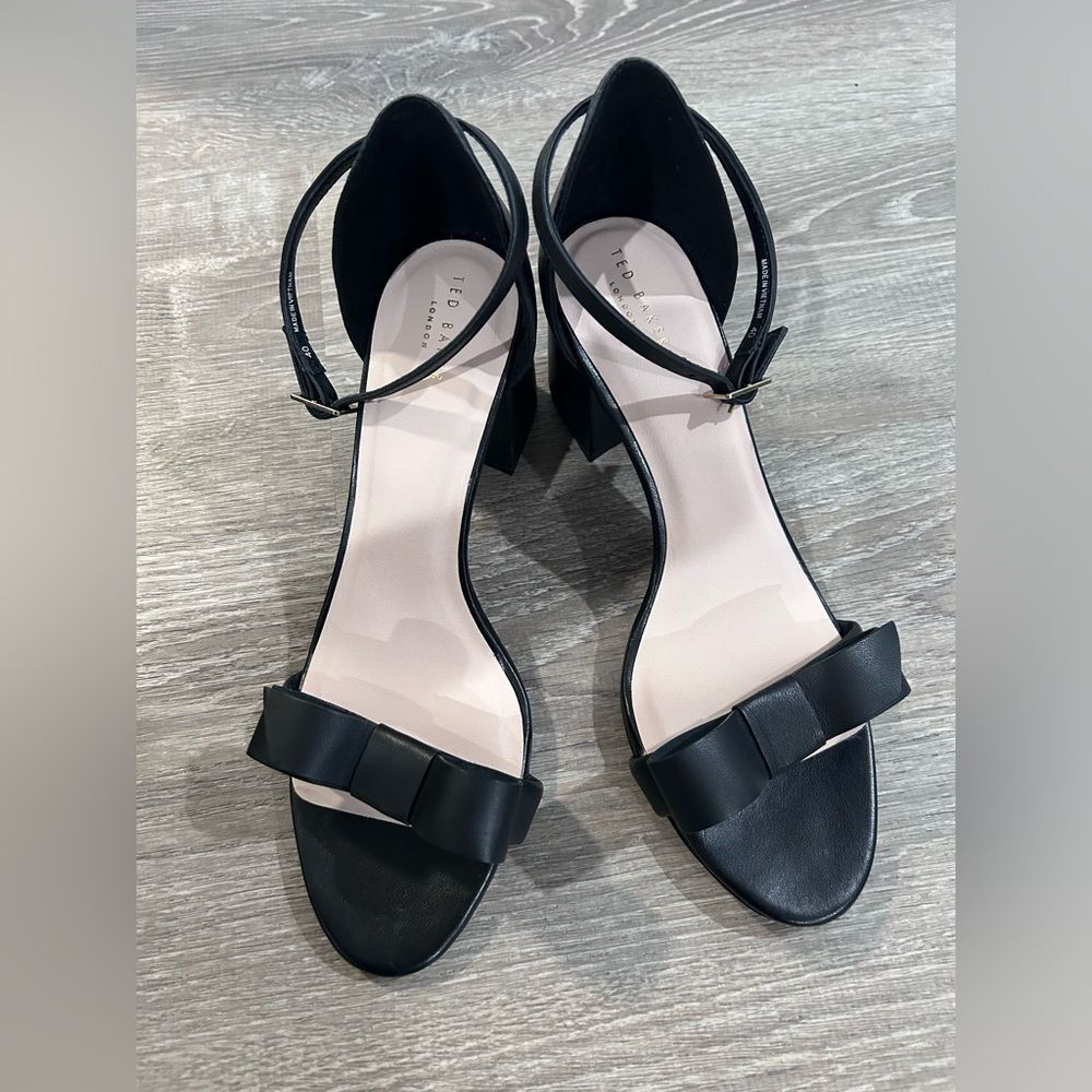 Ted Baker Women Leather Bow Accents Sandals Size 10 US Black - Picture 7 of 7